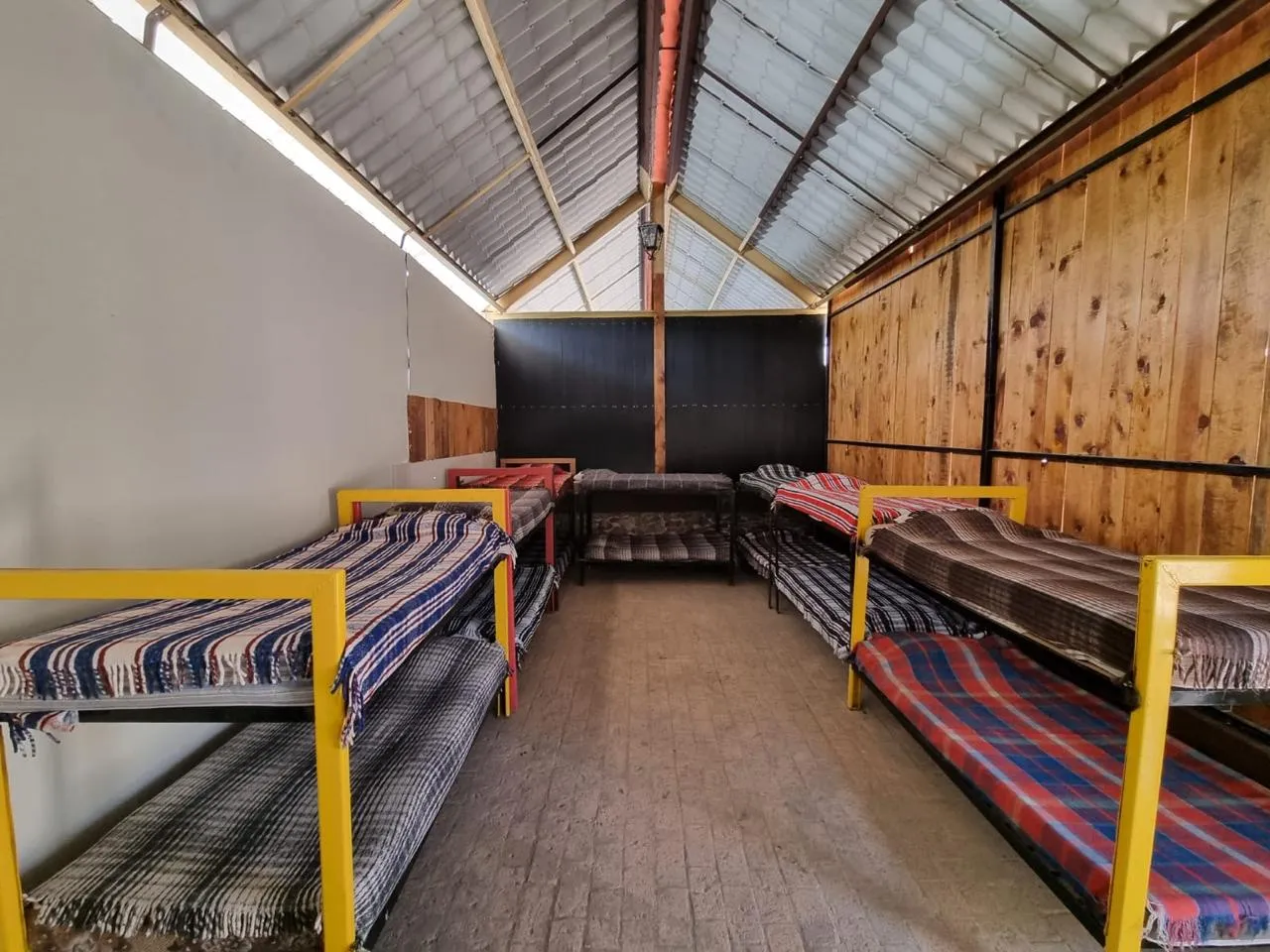 Cabaña dormitorio con literas para 16 personas